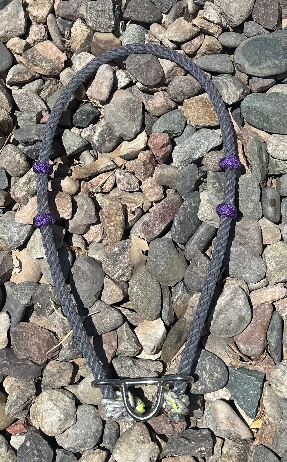 Plain tie down style nose band